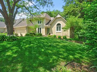 416 NW Cottonwood Dr, Lees Summit, MO 64064