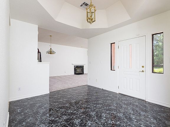 3rd image of 526 N Park Dr