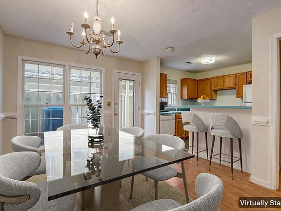 3rd image of 3557 Knotsberry Ln