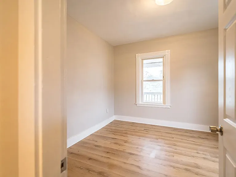 140 North St — Photo 24
