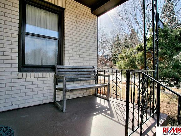 3rd image of 5143 Parker St