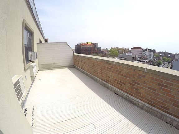2nd image of 2814 31st St APT 602