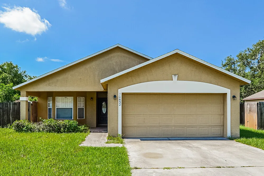 4 bed, 2.0 bath, 1515 sqft, $2,620 — Photo 1