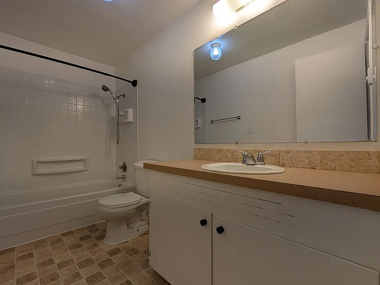 1320 Candlelight Dr — Photo 14