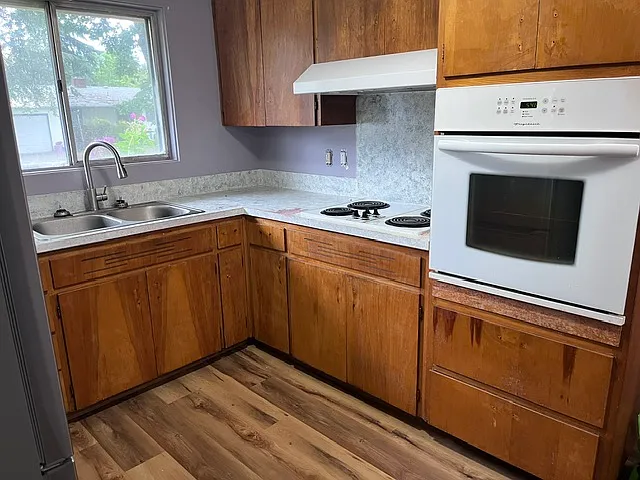 527 Hayden Bridge Pl — Photo 4