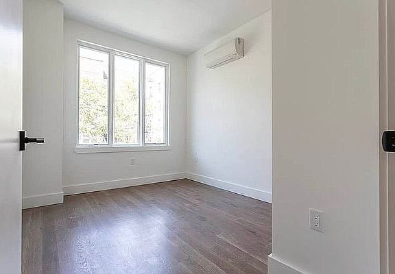 4th image of 319 E 19th St #6