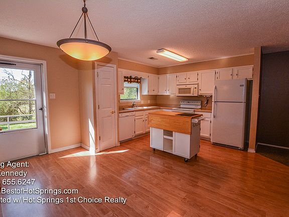 3rd image of 218 Fruitwood St