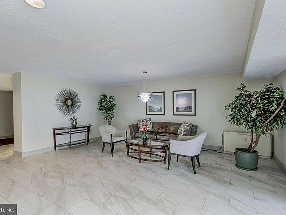 3rd image of 7420 Lakeview Dr #W308