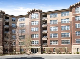 9360 Skokie Blvd #512, Skokie, IL 60076