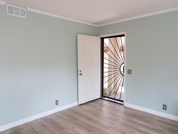 2nd image of 4040 Porte La Paz Unit 72