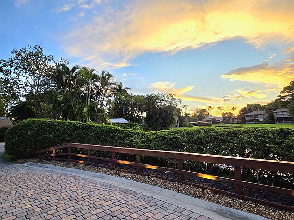 3rd image of 6957 Rain Forest Drive