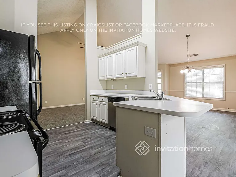 2604 Carolina Ct — Photo 9