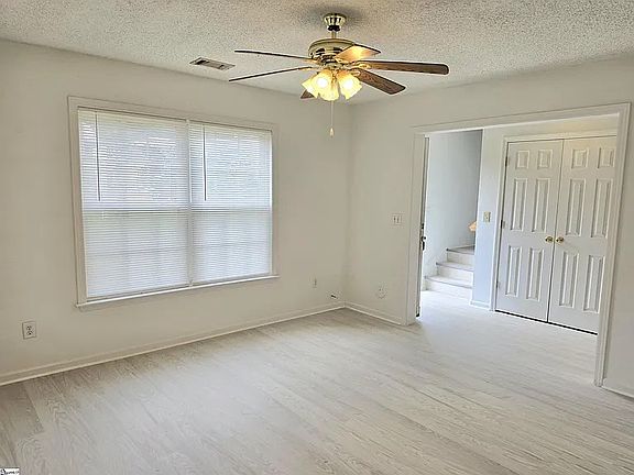 5th image of 617 Golden Springs Ln