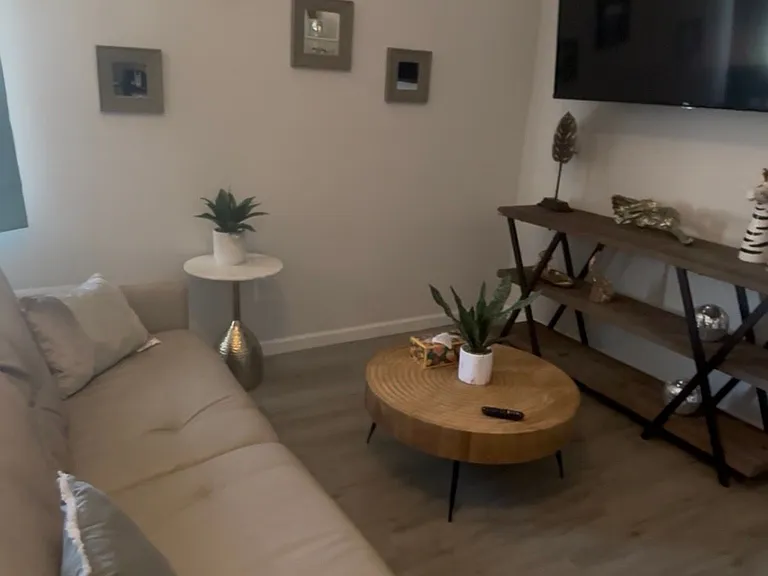 702 S 48th Ave — Photo 30
