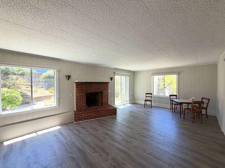 955 Lawton St — Photo 34