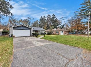 20989 Mada Ave, Southfield, MI 48075