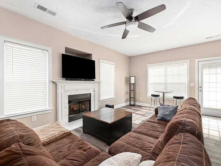 13604 Glenwyck Ln — Photo 11