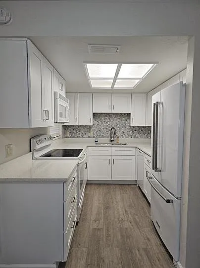 3005 Gordon St — Photo 4