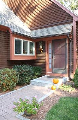 2nd image of 16 Bixby Ln