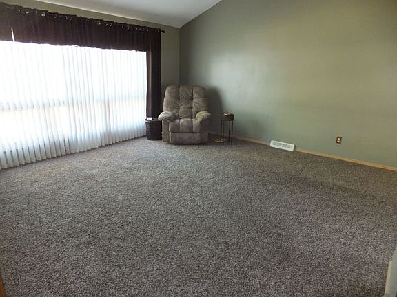 2nd image of 6680 Crenshaw Dr