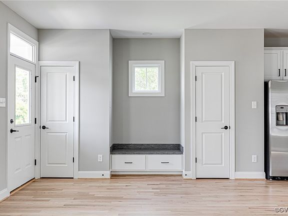 4th image of 1409 Mechanicsville Tpke