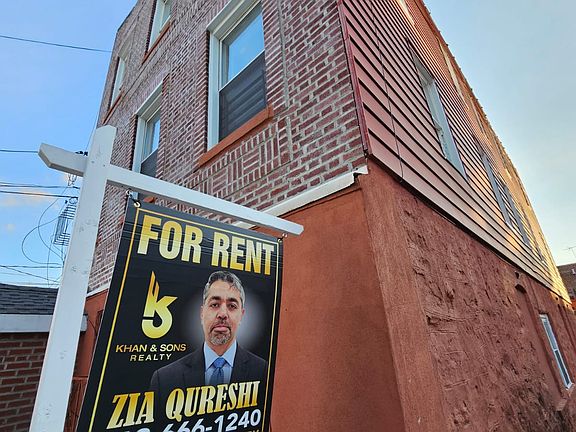 2nd image of 2717 Lurting Ave #3
