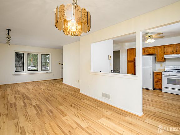 4th image of 1004 Timber Oaks Rd #4