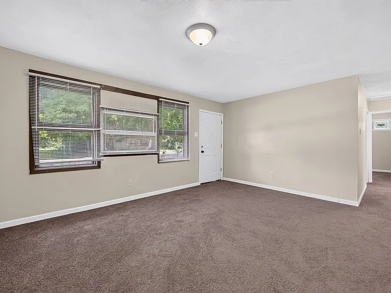 6 Amelia Dr — Photo 13