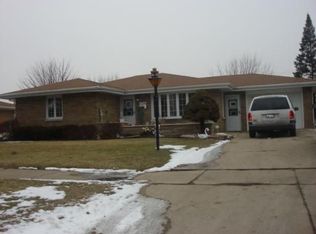520 Elsie Ave, Crest Hill, IL 60403