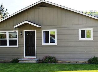 1224 S 5th St, Dayton, WA 99328