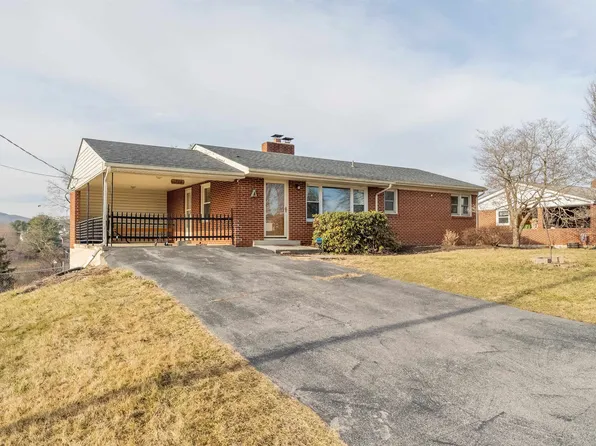 1704 Monte Vista Dr, Pulaski, VA 24301