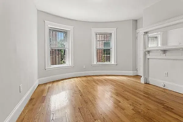 12-14 Lyndhurst St #1F — Photo 6