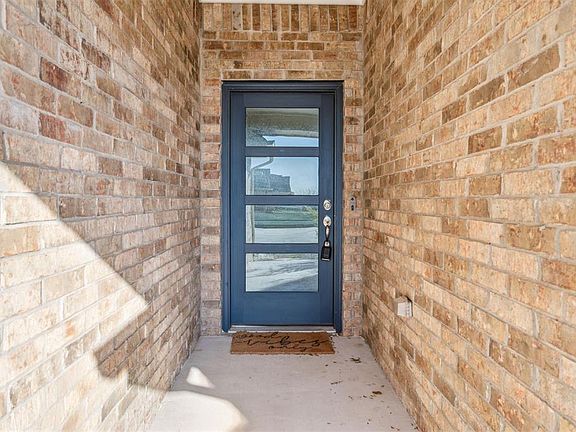 4th image of 3605 Addison Ave