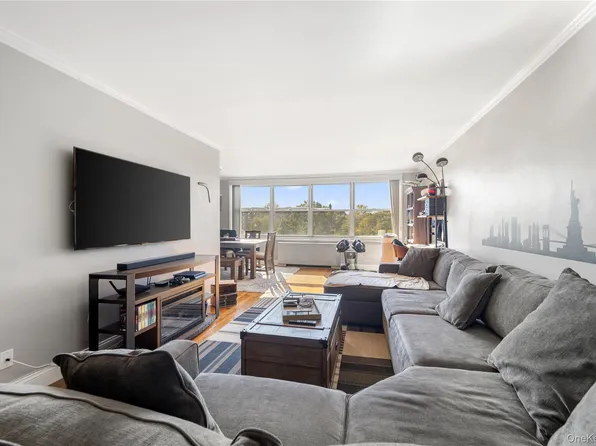 211-40 18th Avenue #6J, Bayside, NY 11360