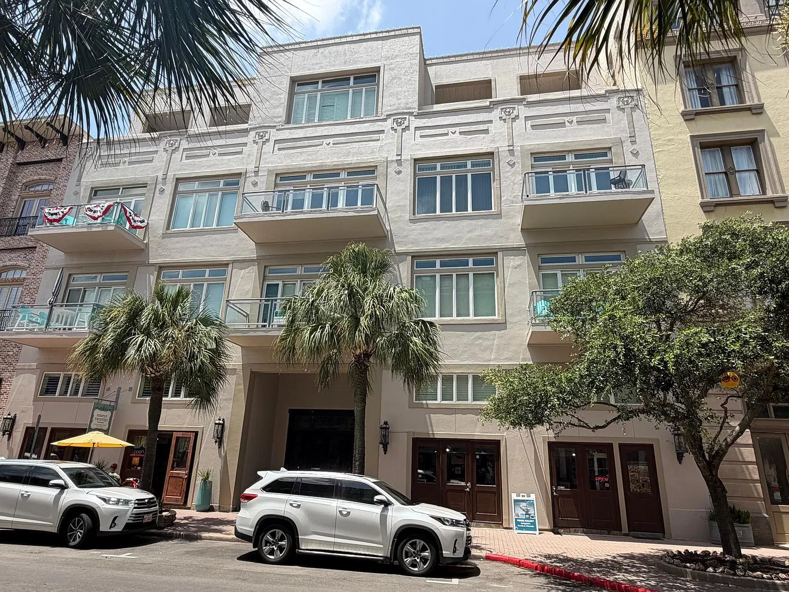 2 bed, 2.0 bath, 1161 sqft, $2,300 — Photo 3