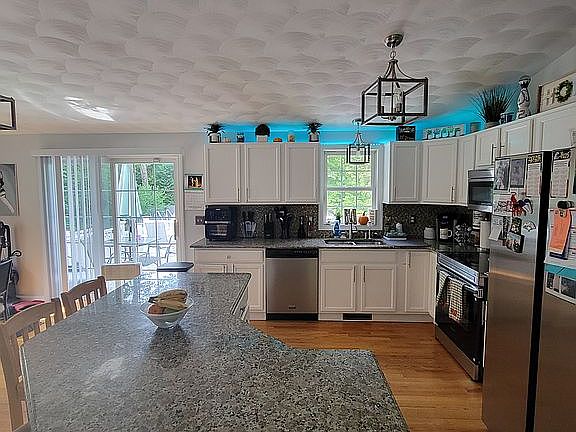 3rd image of 61 Lonsdale St