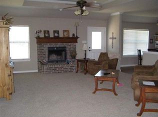 135 Golden Eagle Rd, Henderson, TX 75654