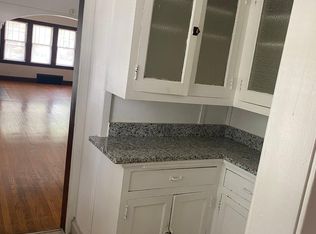 2024 E Beverly Rd, Shorewood, WI 53211