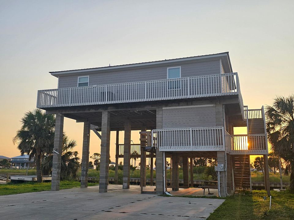 2nd image of 20697 Marina Rd