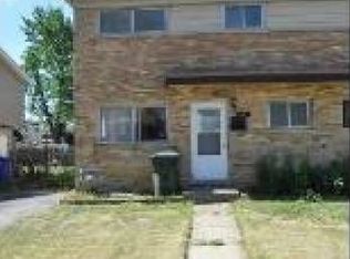 9141 Barberry Ln, Des Plaines, IL 60016