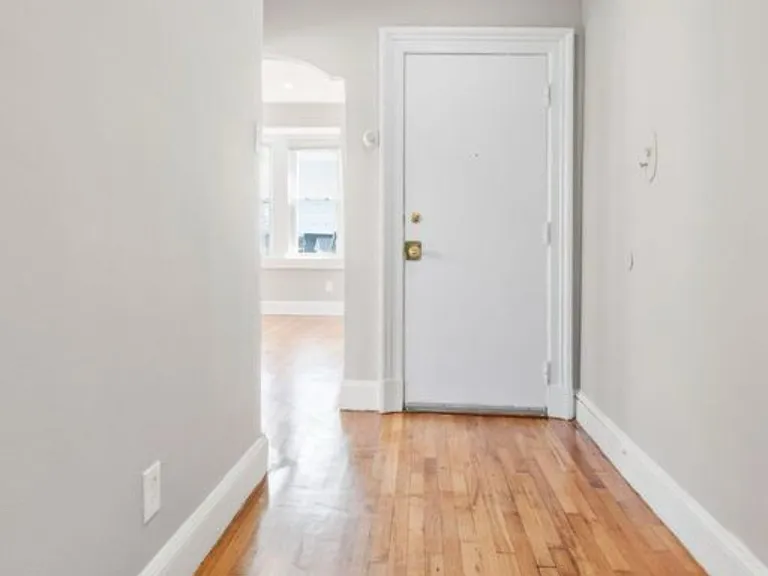 501 Warren St #6 — Photo 8