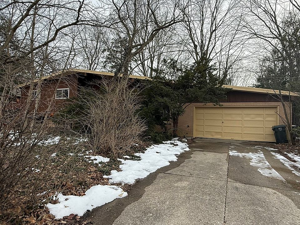 1st image of 401 Eliot Dr