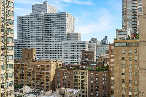 Rented by Anchor Associates | media 8