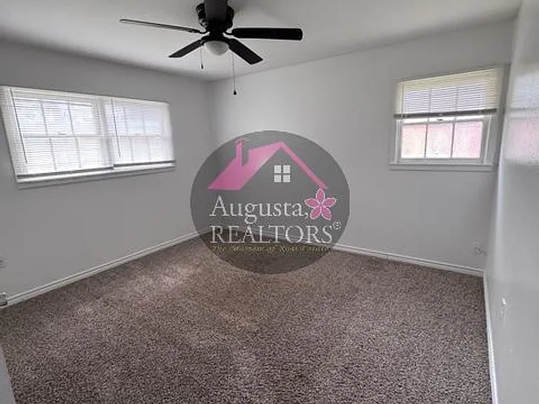 2626 Garfield Ave — Photo 11