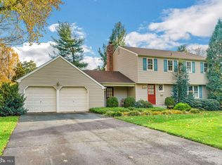 237 Hedgeman Rd, Moorestown, NJ 08057