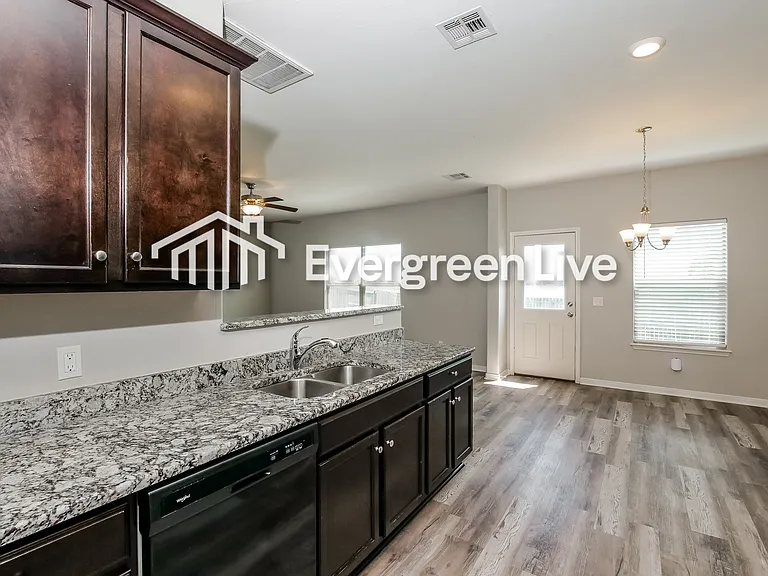 416 Tennessee Ave — Photo 6