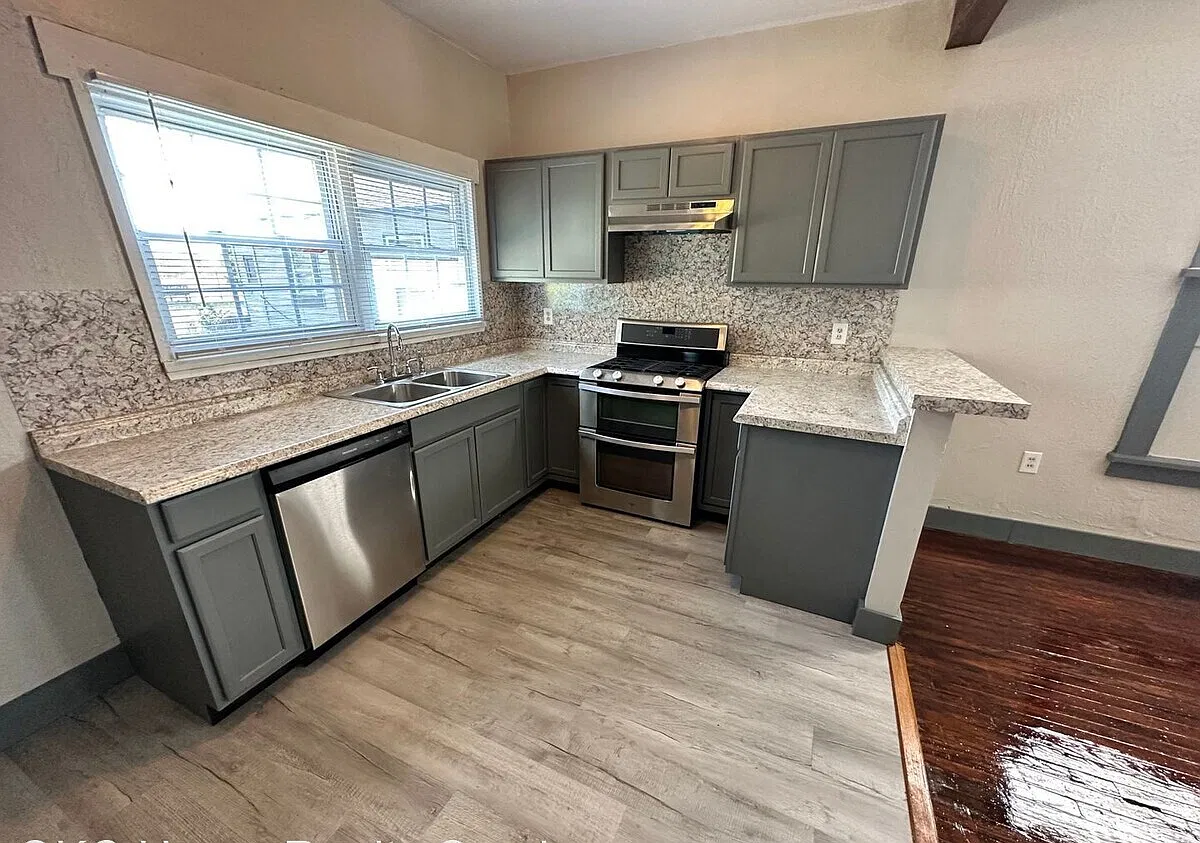 3 bed, 1.5 bath, 1198 sqft, $1,195 — Photo 3
