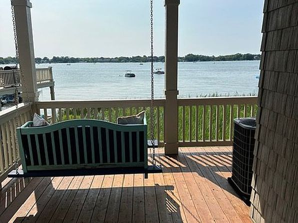 405 Lake Ave UNIT C, Wauconda, IL 60084