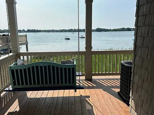 405 Lake Ave Unit C, Wauconda, IL 60084