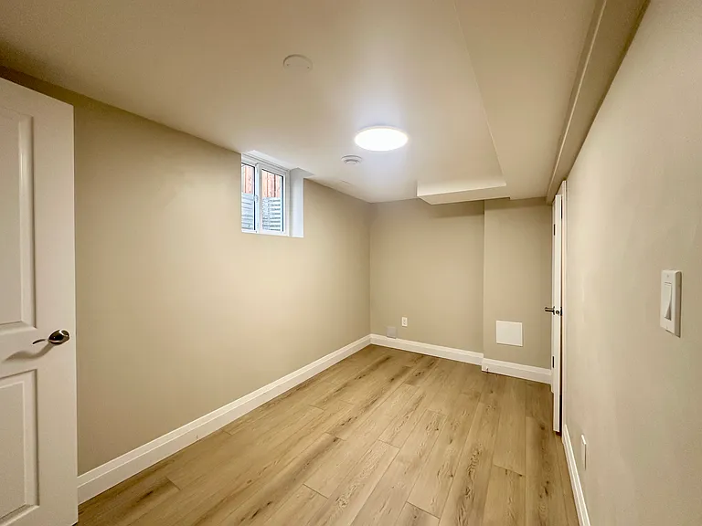 751 Hillcroft St #2 — Photo 8